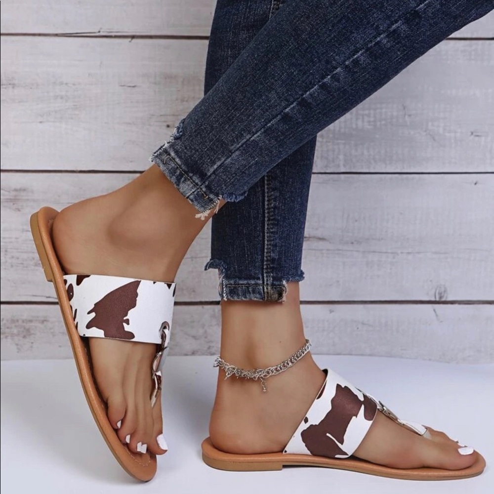 Woman’s Multi Color Animal Pattern Thong Sandals - Picture 3 of 5